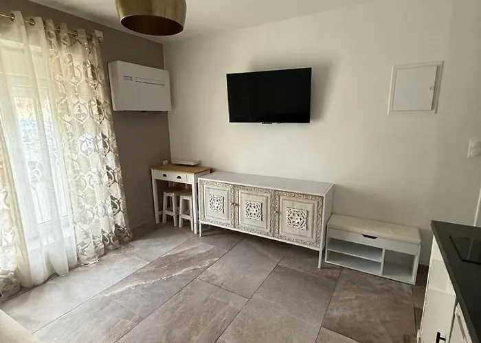 Apartment Jolie Entierement Renove 5 Min Cathedrale 15 Min Des Narbonne